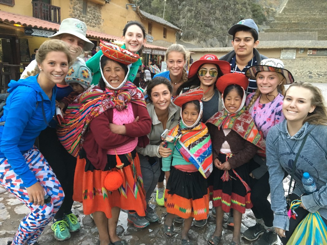 Students on the Peru Service Trip