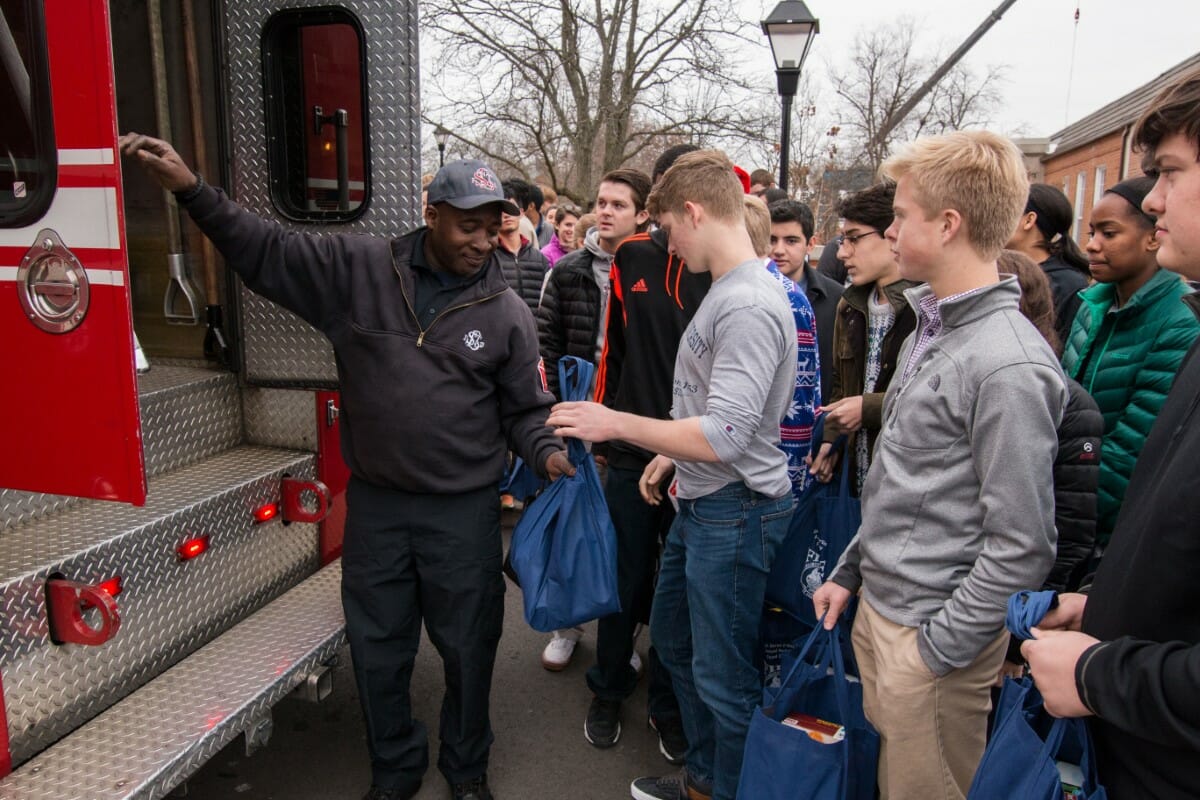 Students participate in the Derek D. Martin Food Drive