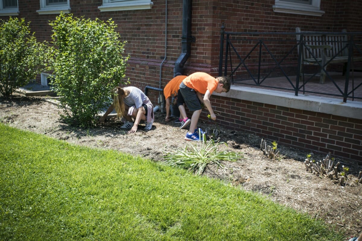 Fourth Graders participate in their Day of Caring