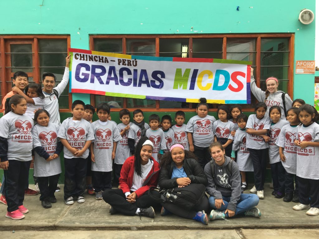 Peru service learning at a school